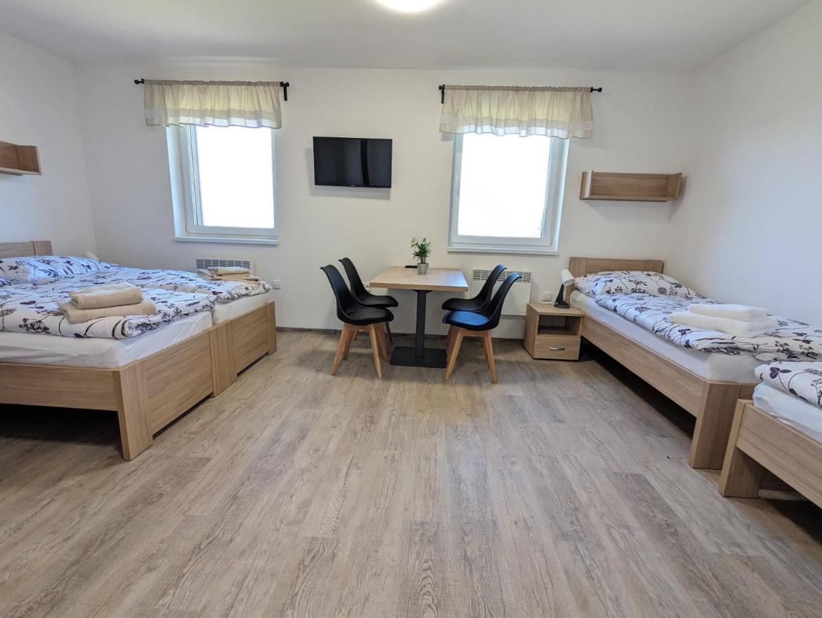 Restaurace A Penzion Gansberg Cotkytle Bagian luar foto